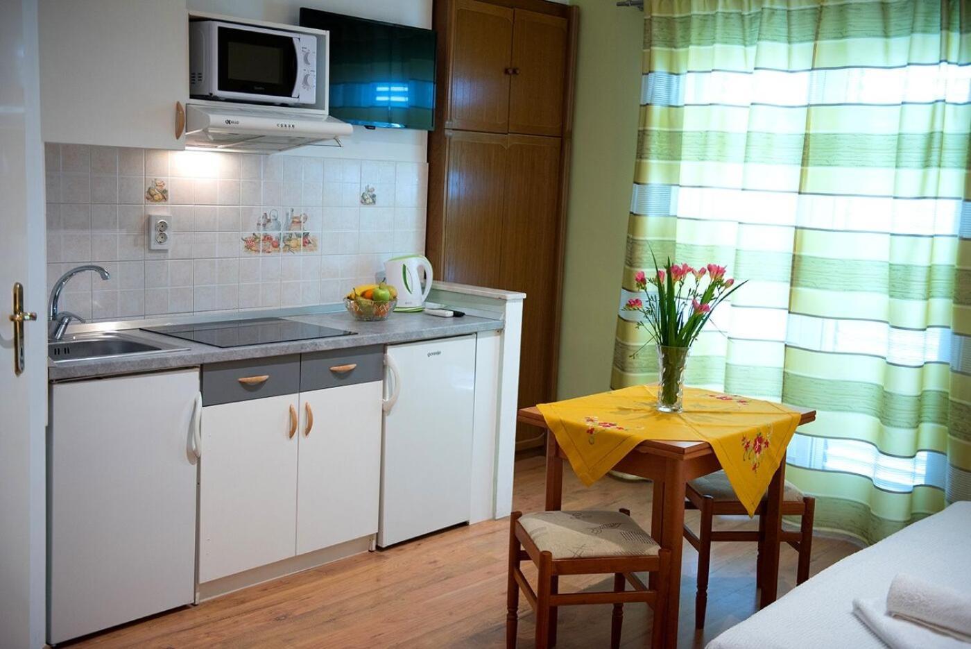 Apartments And Rooms Robi 珀德垂那 外观 照片