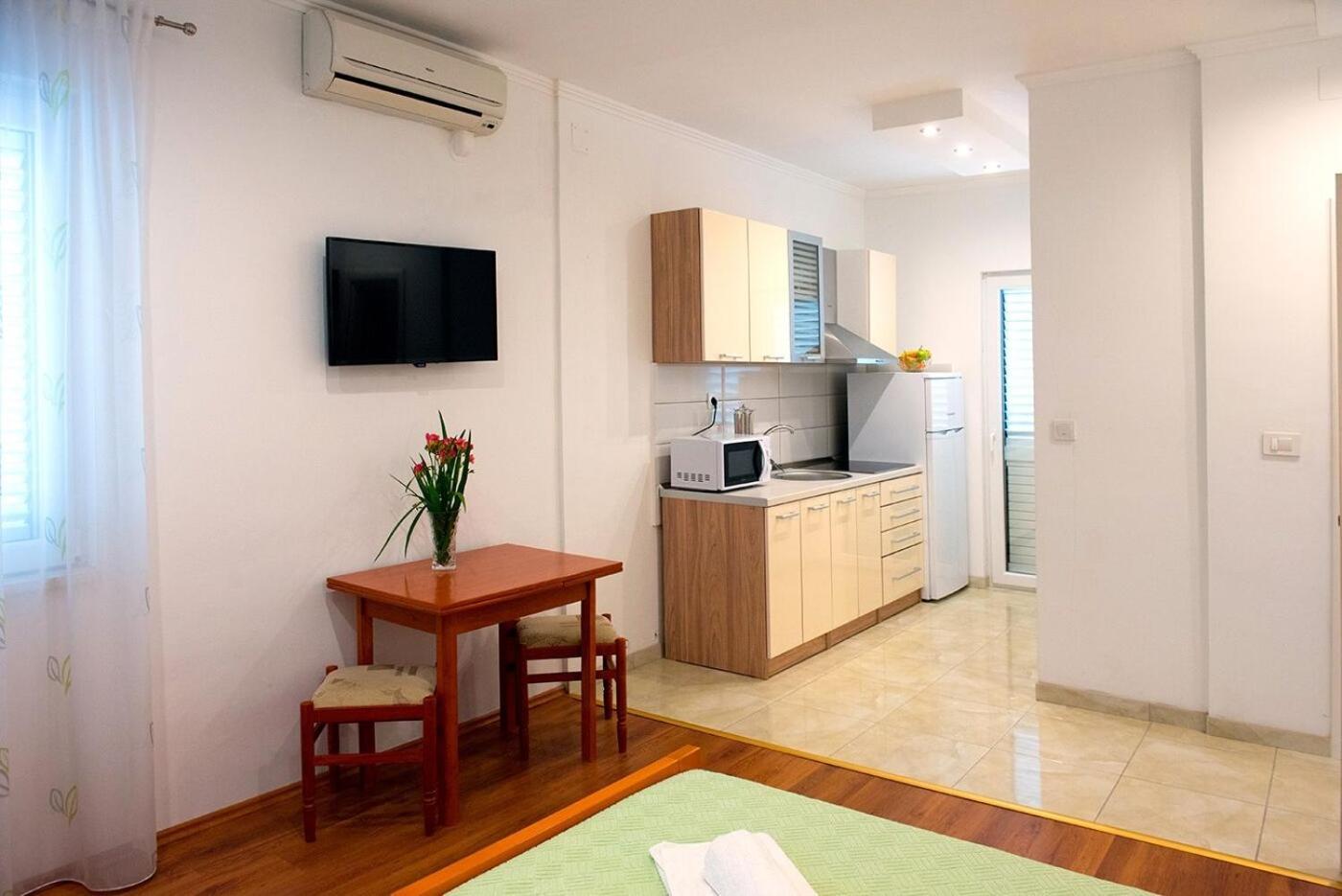 Apartments And Rooms Robi 珀德垂那 外观 照片